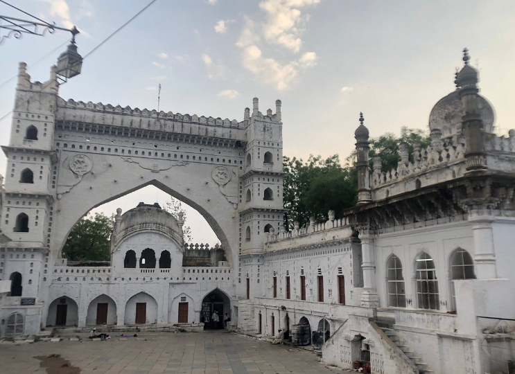 Dargah Hazrat Khwaja Bandanawaz Gesudaraz RH, Kalaburagi (Gulbarga), Karnataka - Vushii.com